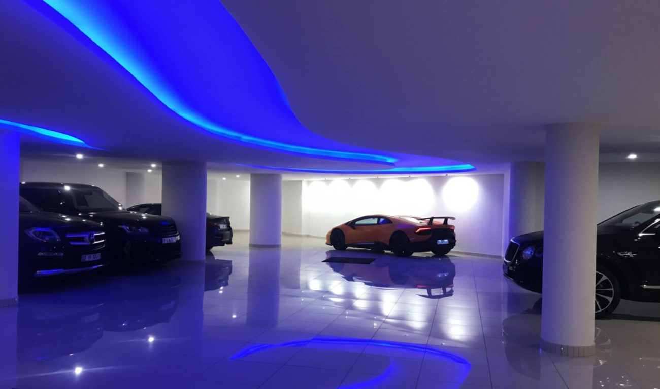 High-End-Residential-Car-Garage