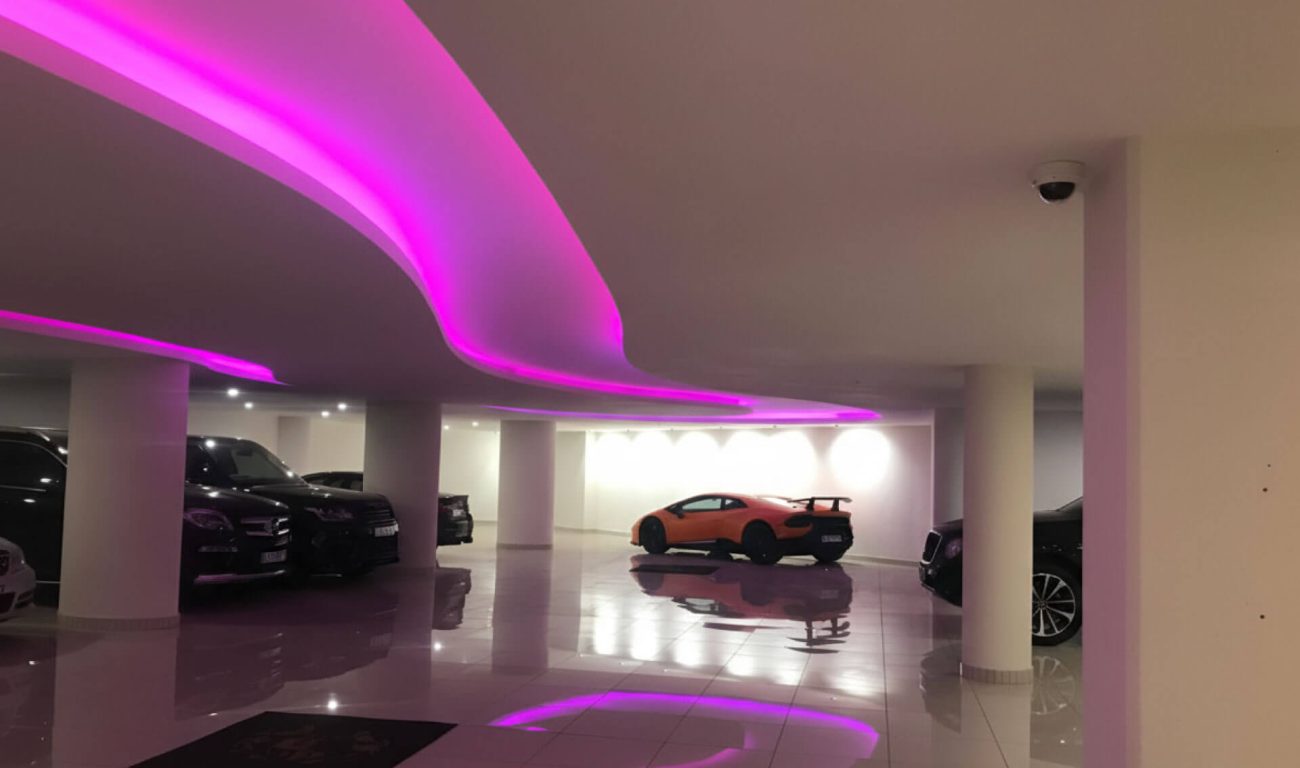 Luxury-Car-Garage